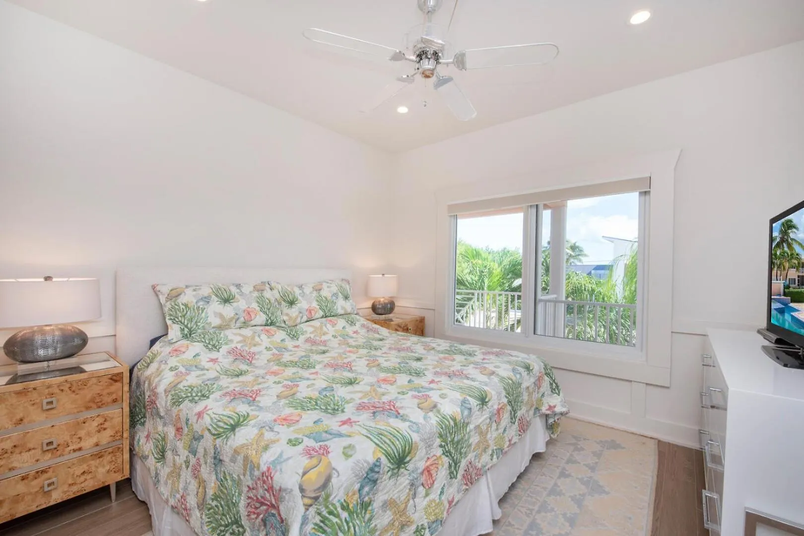 Starfish Kai - Serene Beachfront Condo With Stunning Bay Views & Resort Amenities Driftwood Village