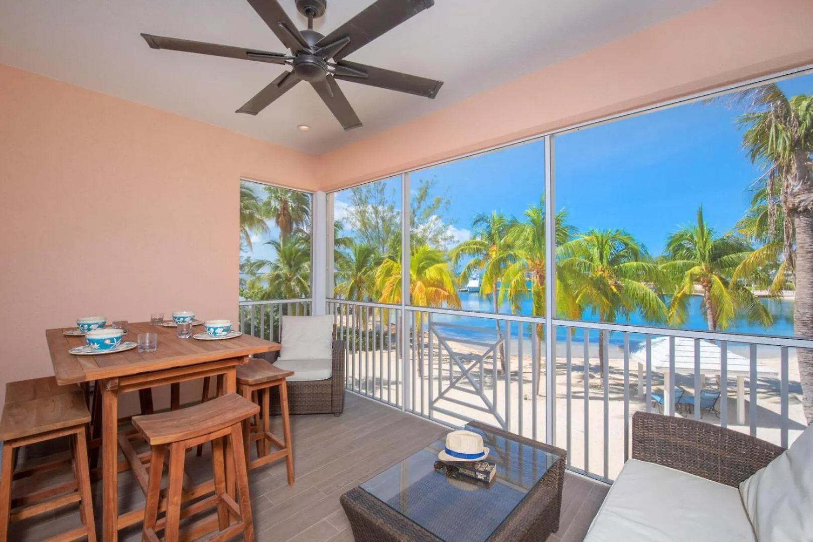 Διαμέρισμα Starfish Kai - Serene Beachfront Condo With Stunning Bay Views & Resort Amenities Driftwood Village Νησιά Καϋμάν