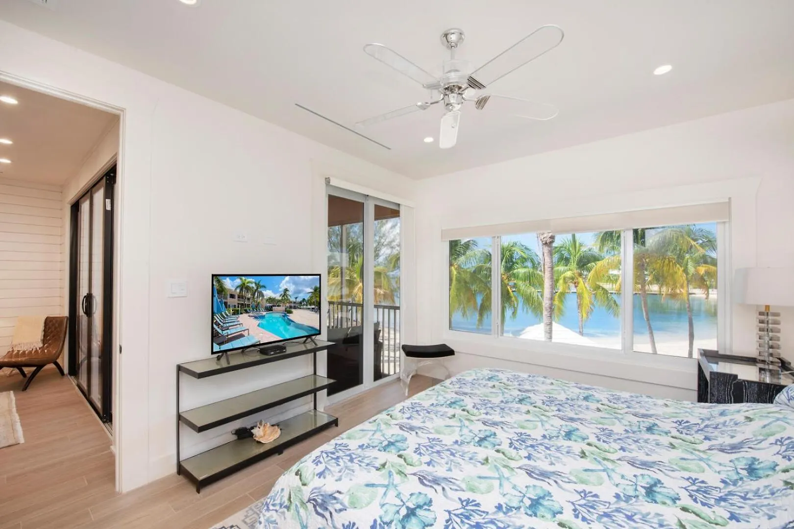 Starfish Kai - Serene Beachfront Condo With Stunning Bay Views & Resort Amenities Driftwood Village